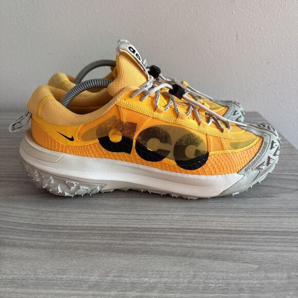 Nike ACG Mountain Fly 2 Low shoes in Laser Orange Mens 9.5 - Picture 1 of 12